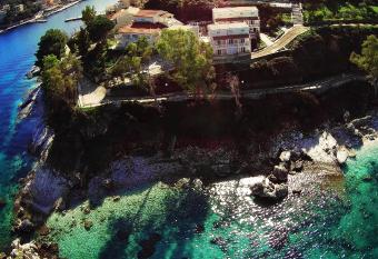 Kassiopi Bay has Balcony rooms