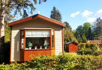 De Kleine Kriemelkuil {Het Herdertje} allows 18 year olds to book a room