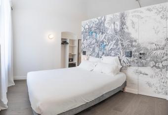 Monsieur Miot Concept Hotel - Bastia centre has Balcony rooms