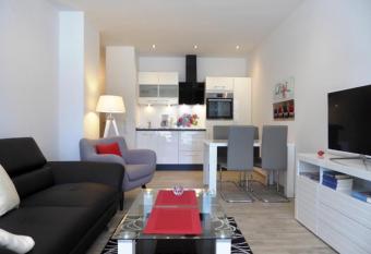 Erdgeschoss Wohnung Watt n Meer mit Garten in Dangast allows 18 year olds to book a room