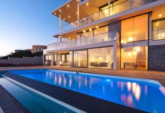 The Ocean View Guest House has Balcony rooms