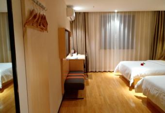 7Days Premium Chongqing Qijiang District Government Branch allows 18 year olds to book a room