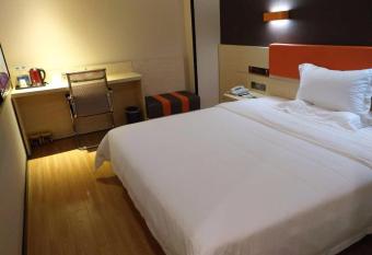 7Days Premium Shenzhen Songgang Yanchuan Branch allows 18 year olds to book a room