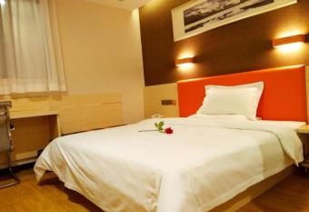 7Days Premium Guangzhou Zengcheng Xintang Plaza Branch allows 18 year olds to book a room