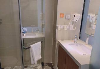 7Days Premium Beijing Tiananmen Square Branch allows 18 year olds to book a room