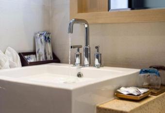 7Days Premium Xiamen Airport Xianglu Branch allows 18 year olds to book a room