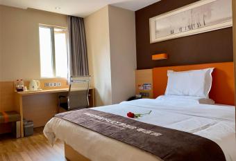 7Days Premium Guangzhou Beijing Road Pedestrian Street Branch allows 18 year olds to book a room