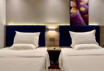 7Days Premium Guangzhou Guangyuan Coach Station Branch allows 18 year olds to book a room