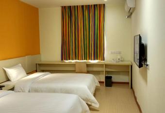 7Days Inn Guangzhou Conghua Yajule Branch allows 18 year olds to book a room