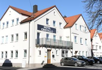 Hotel Cristallo allows 18 year olds to book a room