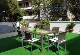 Amazing 3BDR Apt with Unique Roof Garden in Plaka has rooms with a private hot tub