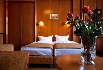 Hotel Aster an der Messe allows 18 year olds to book a room