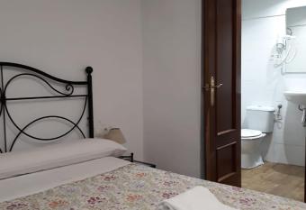 Pension Cibeles 12 allows 18 year olds to book a room