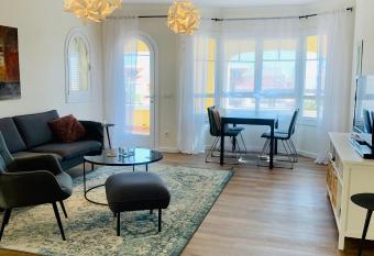 Casa Vista del Mar 1 allows 18 year olds to book a room