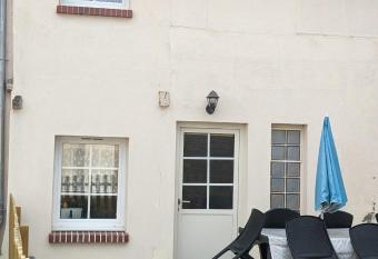 Calme et verdure en plein coeur d Illiers Combray allows 18 year olds to book a room