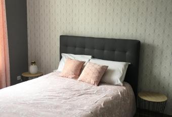 Chambre proche Chenonceau et Zoo beauval allows 18 year olds to book a room