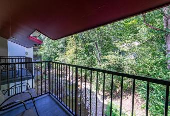 Bear Creek Inn Gatlinburg, Tn has Balcony rooms