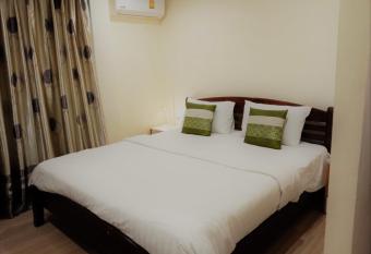 V Check inn Sukhumvit 22 has Smoking/Balcony rooms