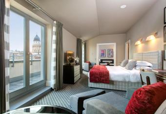 Rocco Forte Hotel De Rome has Balcony rooms