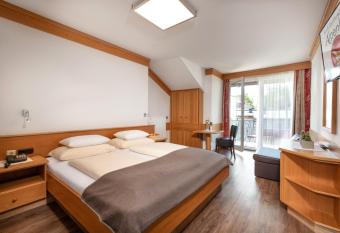 Hotel Alpenhof has Balcony rooms