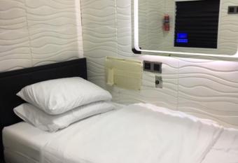 Hotel BnB-1 allows 18 year olds to book a room