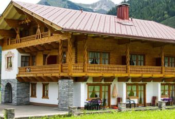 Landhaus Edelwei   has Balcony rooms