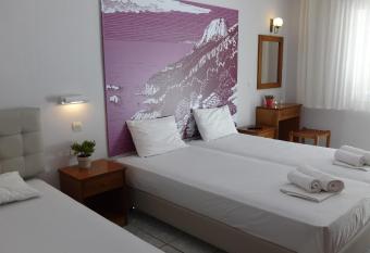 Loginos Studios 2 allows 18 year olds to book a room