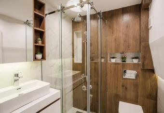 SACHER APARTMENTS allows 18 year olds to book a room