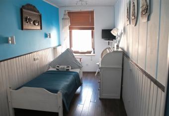 Hotel Simonis allows 18 year olds to book a room