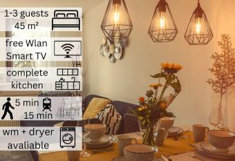 Goldrausch - Stilvolles Ferienapartment am Lutherplatz allows 18 year olds to book a room