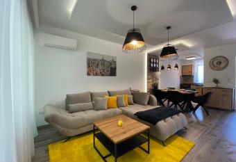 Sunshine Homes Zam  rdi has Balcony rooms