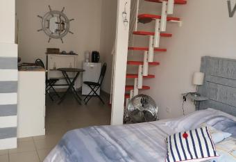 Le petit Radieux has Balcony rooms