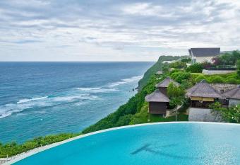 KARUNA VILLA 4 bedrooms within Top 5 star BALI RESORT has Balcony rooms