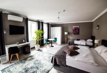 COMPLEX LIVING allows 18 year olds to book a room