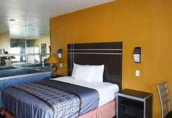 Motel 6 Houston Tx Willowbrook Mall has rooms with a private hot tub