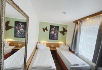 Europa Hotel City allows 18 year olds to book a room