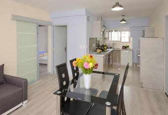 Appartement 2 chambres Angers Centre de Congr  s has Balcony rooms