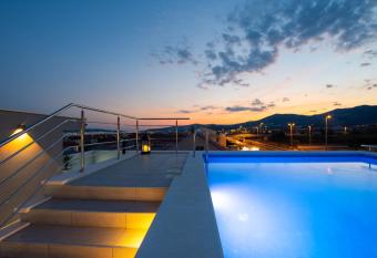 Luxury Residence Danica with a private rooftop pool has Balcony rooms