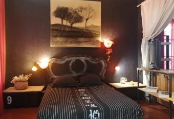 Coeur de ville allows 18 year olds to book a room