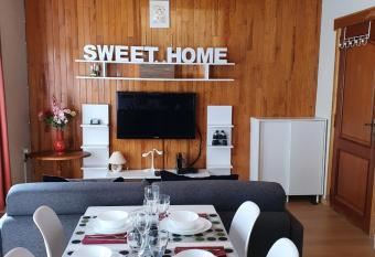 SWEET HOME has Balcony rooms