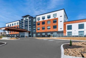 Quality Hotel & Conference Centre allows 18 year olds to book a room