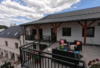   -Vask   Panzi   Borpince has Balcony rooms