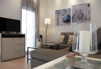 Vive la playa y la noche de Sitges aqu   allows 18 year olds to book a room