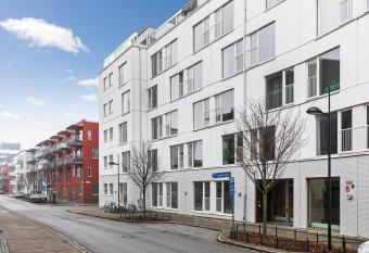 Apartments Malm   allows 18 year olds to book a room