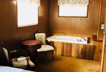 Mountain View Cabins has Balcony rooms