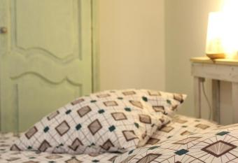 La Chtite Maison B  arnaise allows 18 year olds to book a room