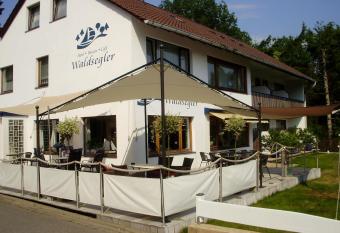 Hotel Garni Waldsegler allows 18 year olds to book a room