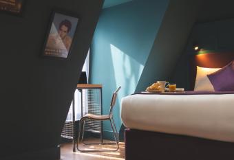 Duke Street Boutique Hotel allows 18 year olds to book a room
