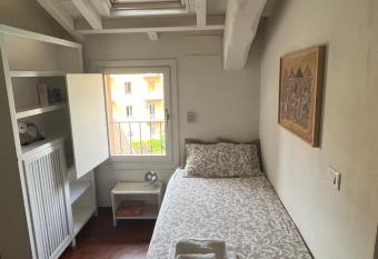 Casa161 has rooms with a private hot tub