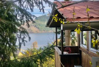 Gl  cksh  tte has Balcony rooms